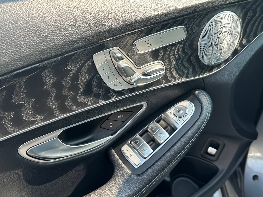 2018 Mercedes-Benz C-Class C 300 PREMIUM 4 MATIC CUIR NAVIGATION TOIT PANO in St-Jean-Sur-Richelieu, Quebec - 19 - w1024h768px