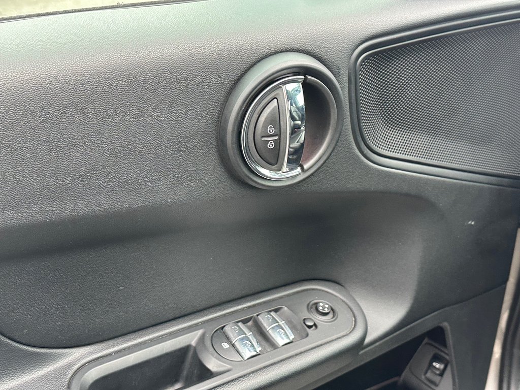 2020 MINI Cooper Countryman CUIR TOIT PANORAMIQUE AWD in St-Jean-Sur-Richelieu, Quebec - 20 - w1024h768px