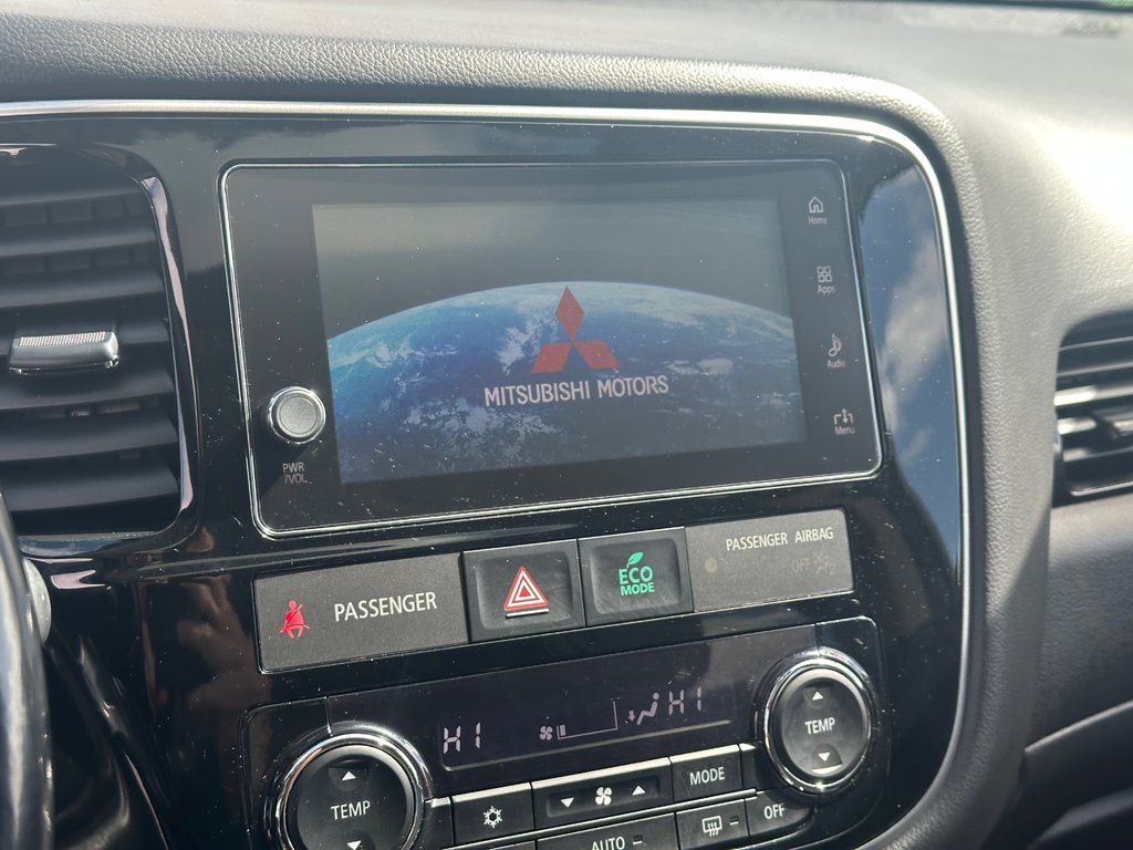 2018 Mitsubishi OUTLANDER PHEV SE TOURING AWD CUIR TOIT OUVRANT in St-Jean-Sur-Richelieu, Quebec - 22 - w1024h768px