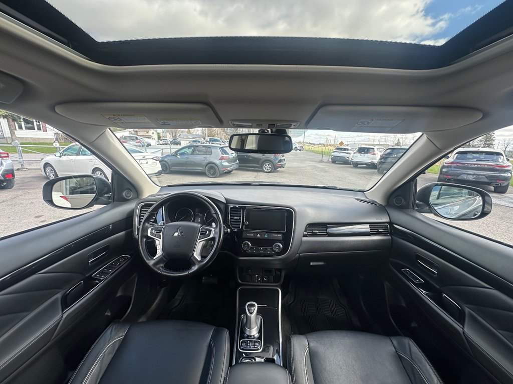 2018 Mitsubishi OUTLANDER PHEV SE TOURING AWD CUIR TOIT OUVRANT in St-Jean-Sur-Richelieu, Quebec - 12 - w1024h768px