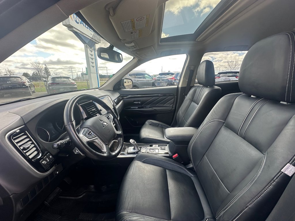 2018 Mitsubishi OUTLANDER PHEV SE TOURING AWD CUIR TOIT OUVRANT in St-Jean-Sur-Richelieu, Quebec - 13 - w1024h768px