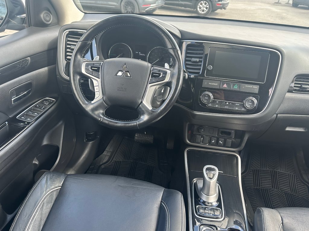 2018 Mitsubishi OUTLANDER PHEV SE TOURING AWD CUIR TOIT OUVRANT in St-Jean-Sur-Richelieu, Quebec - 3 - w1024h768px