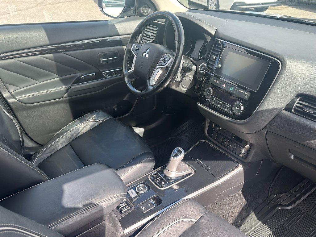 2018 Mitsubishi OUTLANDER PHEV SE TOURING AWD CUIR TOIT OUVRANT in St-Jean-Sur-Richelieu, Quebec - 9 - w1024h768px