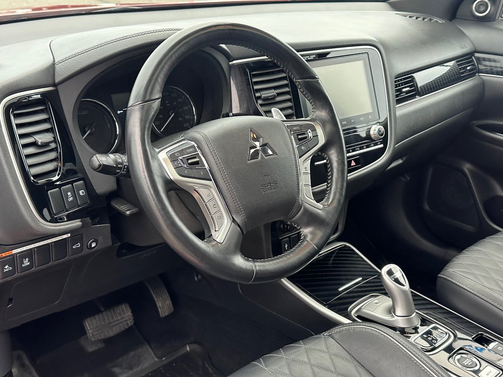 2020 Mitsubishi OUTLANDER PHEV GT AWD Seulement 041652km TOIT CUIR in St-Jean-Sur-Richelieu, Quebec - 17 - w1024h768px