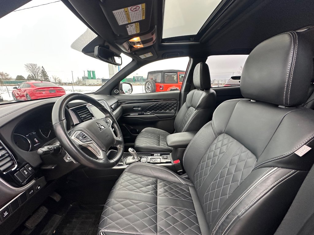 2020 Mitsubishi OUTLANDER PHEV GT AWD Seulement 041652km TOIT CUIR in St-Jean-Sur-Richelieu, Quebec - 16 - w1024h768px