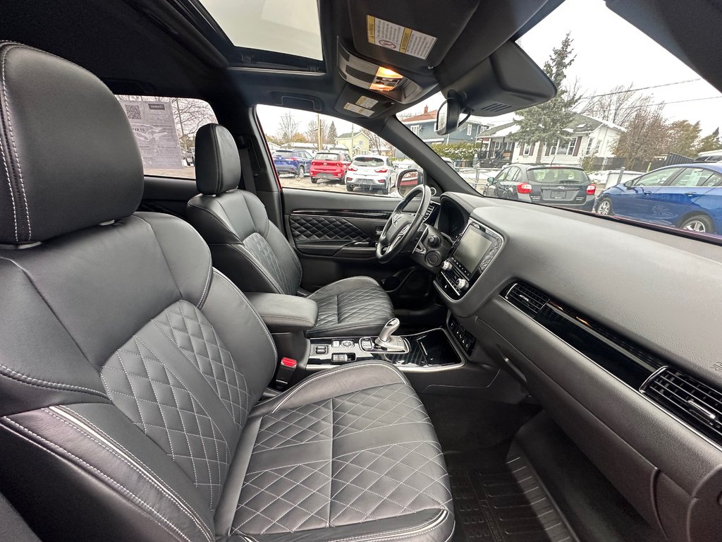 2020 Mitsubishi OUTLANDER PHEV GT AWD Seulement 041652km TOIT CUIR in St-Jean-Sur-Richelieu, Quebec - 13 - w1024h768px