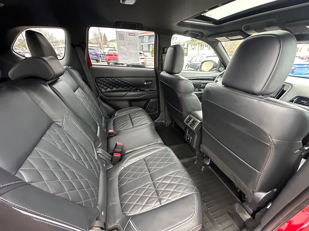 2020 Mitsubishi OUTLANDER PHEV GT AWD Seulement 041652km TOIT CUIR in St-Jean-Sur-Richelieu, Quebec - 15 - w1024h768px