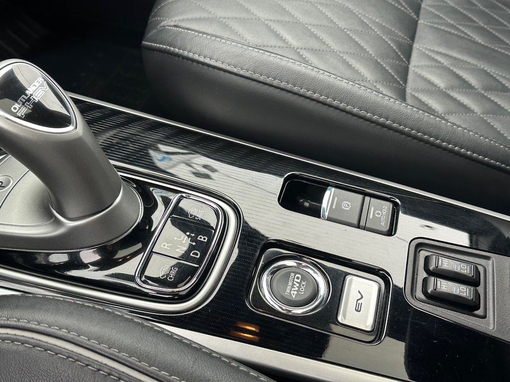 2020 Mitsubishi OUTLANDER PHEV GT AWD Seulement 041652km TOIT CUIR in St-Jean-Sur-Richelieu, Quebec - 21 - w1024h768px