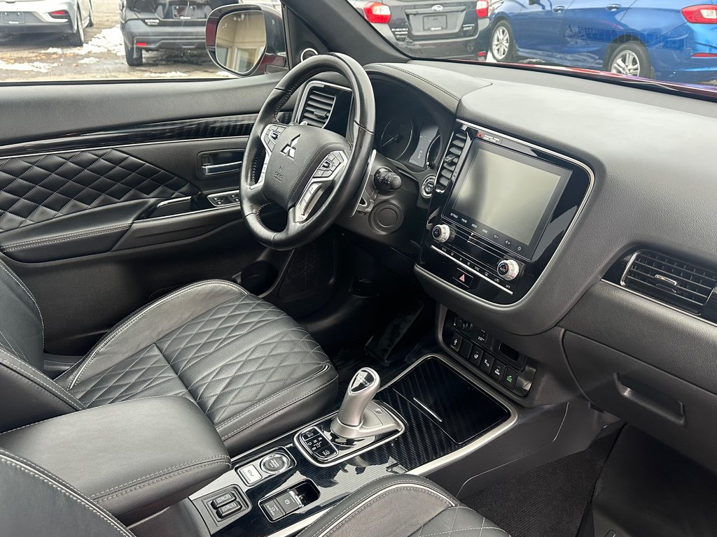 2020 Mitsubishi OUTLANDER PHEV GT AWD Seulement 041652km TOIT CUIR in St-Jean-Sur-Richelieu, Quebec - 3 - w1024h768px