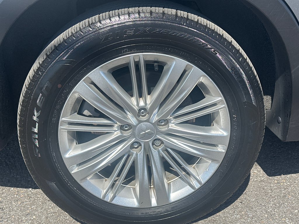 Mitsubishi OUTLANDER PHEV SE AWD CUIR TOIT PANORAMIQUE 2023 à St-Jean-Sur-Richelieu, Québec - 9 - w1024h768px