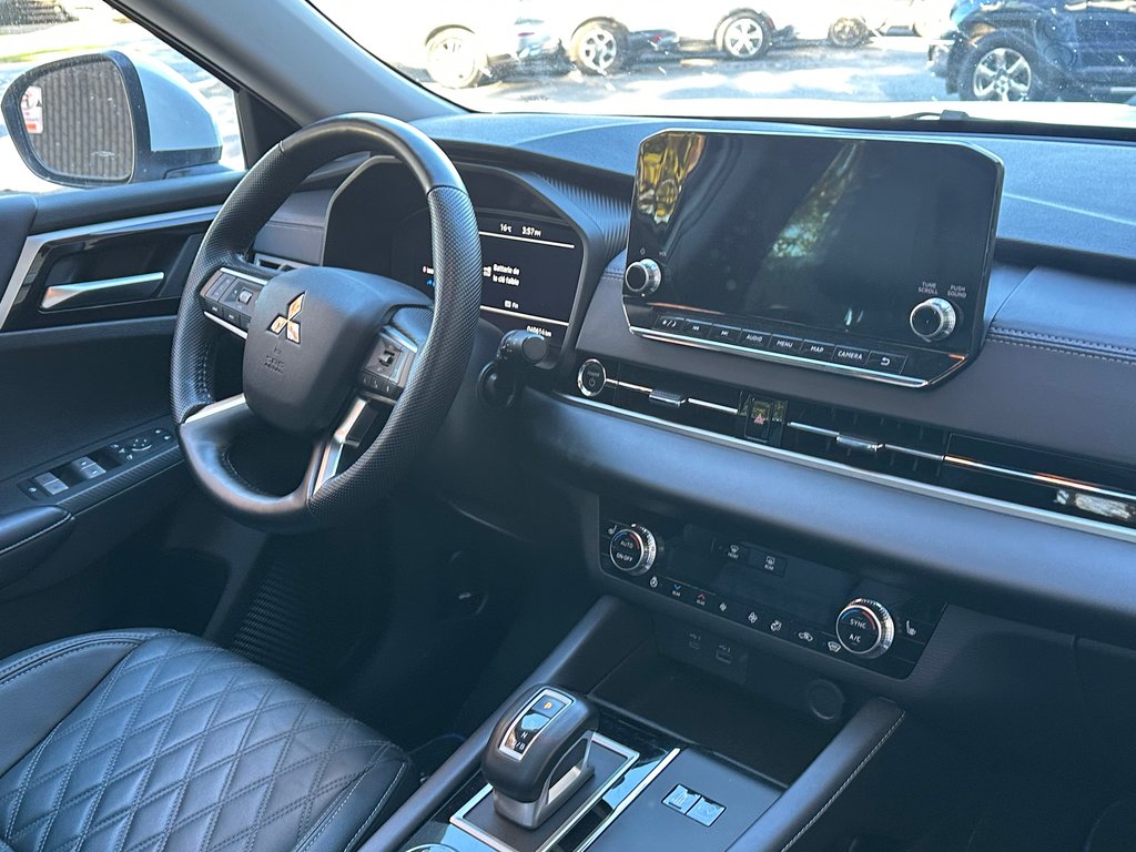 2023 Mitsubishi Outlander PHEV SEL AWD CUIR in St-Jean-Sur-Richelieu, Quebec - 3 - w1024h768px