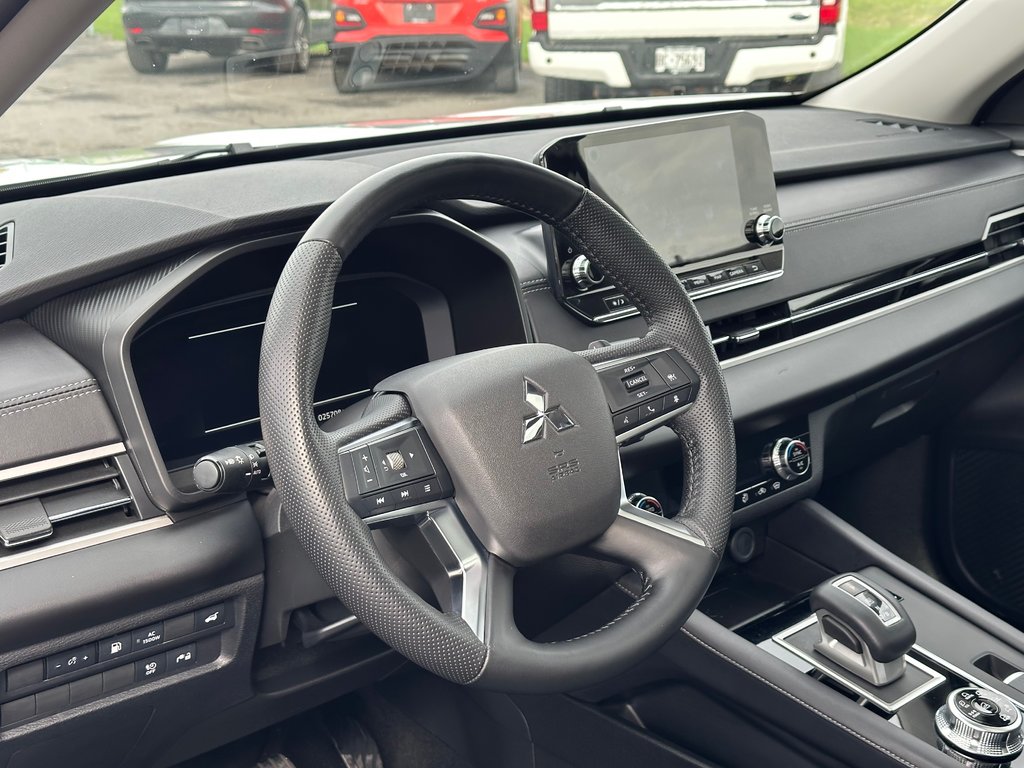 2024 Mitsubishi Outlander Plug-In Hybrid CUIR NAVIGATION TOIT PANORAMIQUE AWD in St-Jean-Sur-Richelieu, Quebec - 17 - w1024h768px