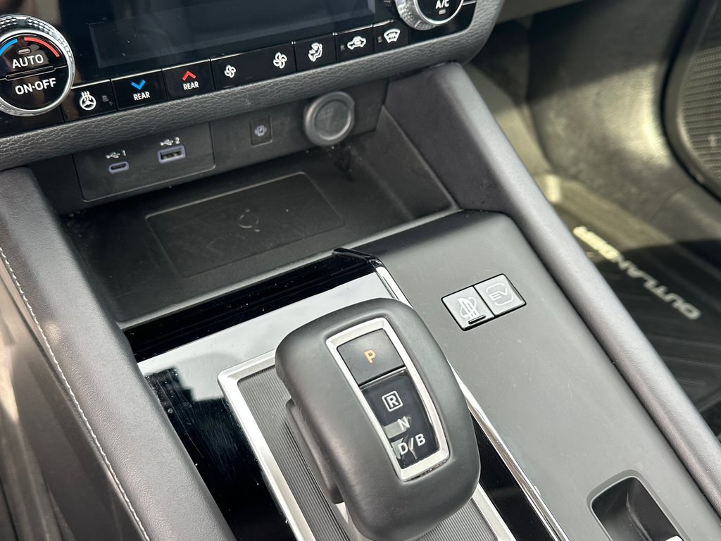 2024 Mitsubishi Outlander Plug-In Hybrid CUIR NAVIGATION TOIT PANORAMIQUE AWD in St-Jean-Sur-Richelieu, Quebec - 22 - w1024h768px