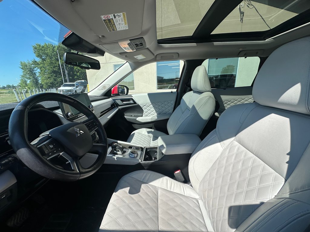 2023 Mitsubishi Outlander GT S-AWC NAVI TOIT PANO ANGLES MORT in St-Jean-Sur-Richelieu, Quebec - 3 - w1024h768px