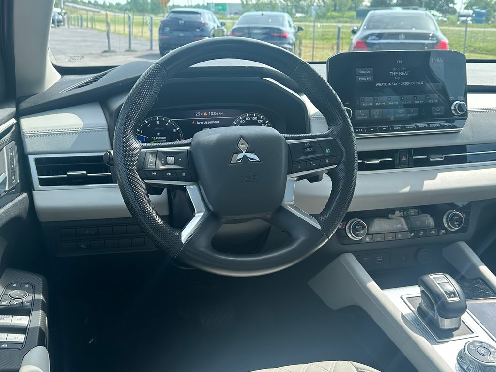 Mitsubishi Outlander GT S-AWC NAVI TOIT PANO ANGLES MORT 2023 à St-Jean-Sur-Richelieu, Québec - 15 - w1024h768px