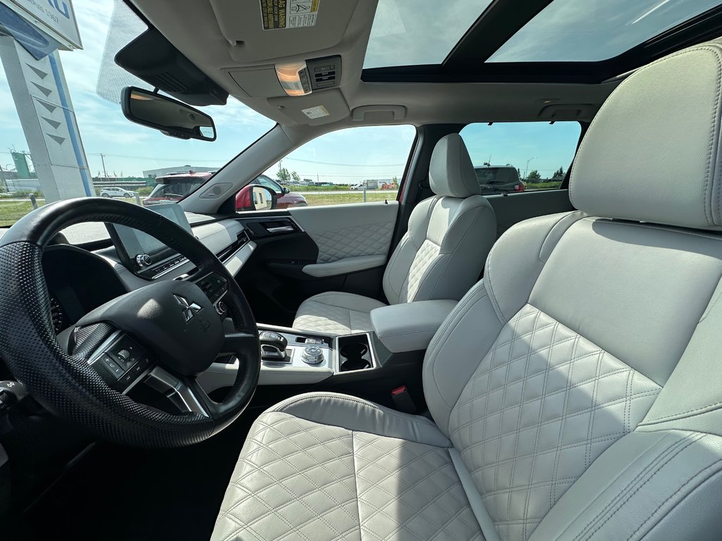 Mitsubishi Outlander GT S-AWC NAVI TOIT PANO ANGLES MORT 2023 à St-Jean-Sur-Richelieu, Québec - 20 - w1024h768px