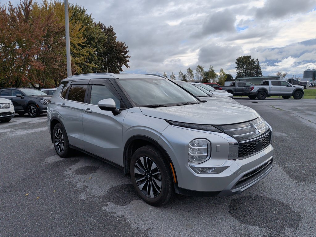 Mitsubishi Outlander SE AWD CUIR TOIT PANORAMIQUE 2026 à St-Jean-Sur-Richelieu, Québec - 1 - w1024h768px