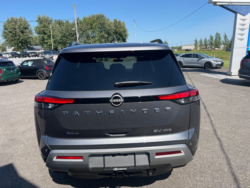 2023  Pathfinder SV 4WD 8 passagers TOIT PANO in St-Jean-Sur-Richelieu, Quebec - 8 - w1024h768px