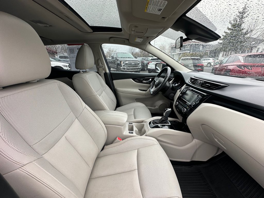 Nissan Qashqai SL CUIR NAVIGATION TOIT PANORAMIQUE 2023 à St-Jean-Sur-Richelieu, Québec - 3 - w1024h768px