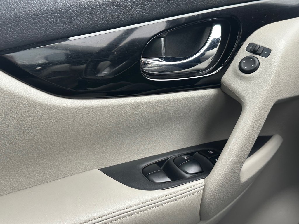 Nissan Qashqai SL CUIR NAVIGATION TOIT PANORAMIQUE 2023 à St-Jean-Sur-Richelieu, Québec - 23 - w1024h768px