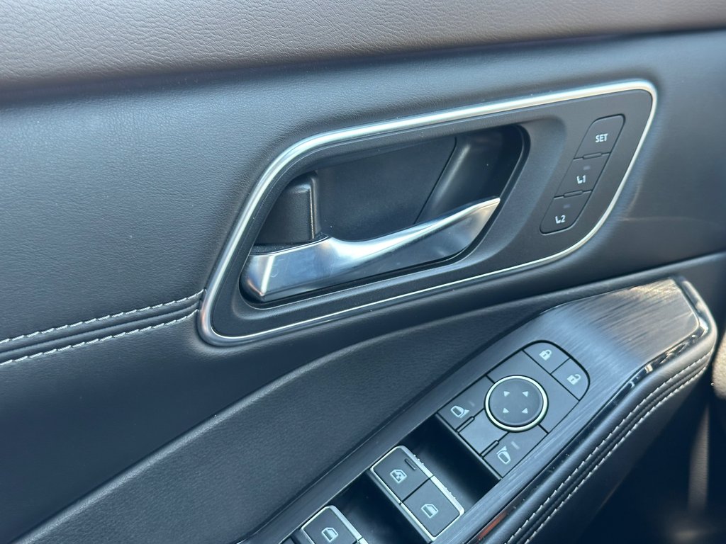 2023 Nissan Rogue Platinum AWD CUIR SEULEMENT 029926 KM in St-Jean-Sur-Richelieu, Quebec - 25 - w1024h768px