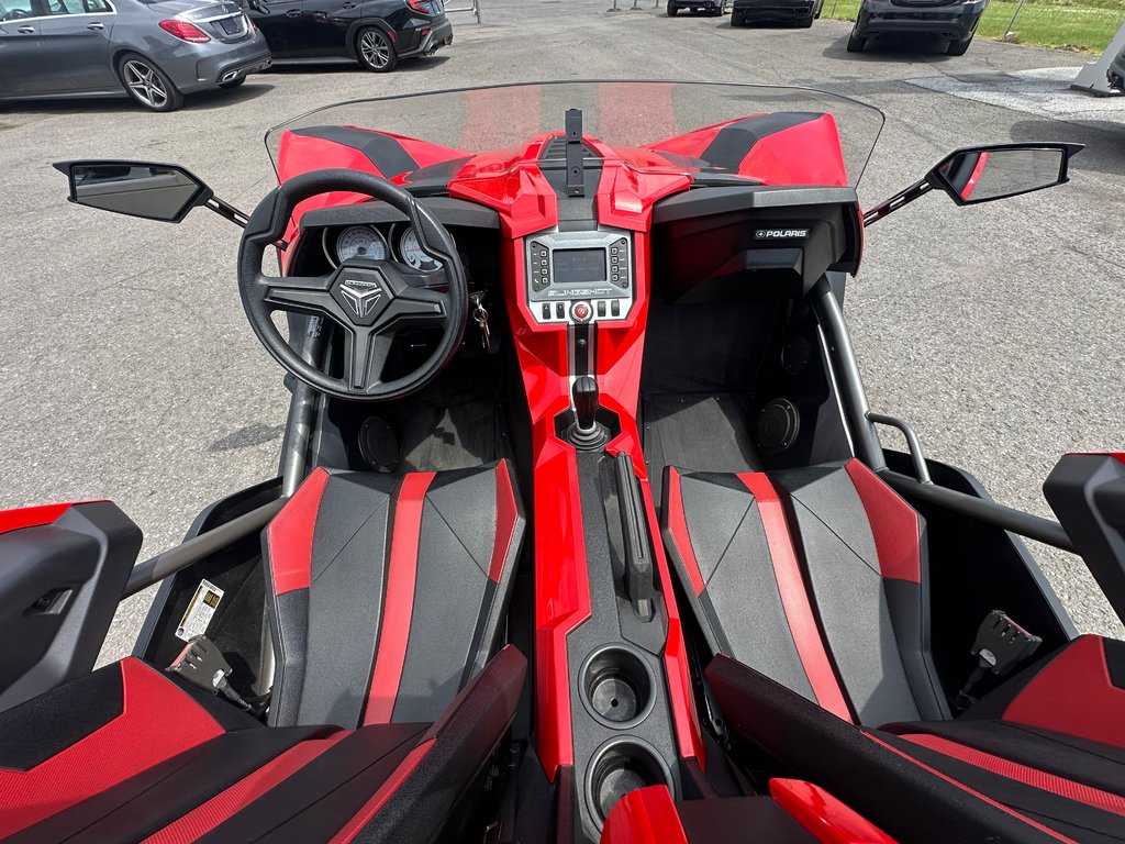 2016 Polaris Slingshot SEULEMENT 10602 KM in St-Jean-Sur-Richelieu, Quebec - 11 - w1024h768px