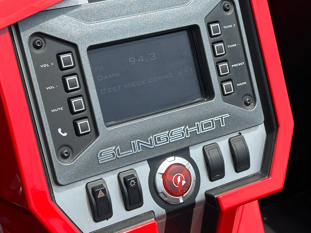 2016 Polaris Slingshot SEULEMENT 10602 KM in St-Jean-Sur-Richelieu, Quebec - 18 - w1024h768px