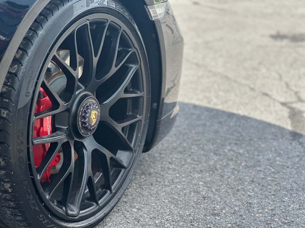 2015 Porsche 911 CARRERA 4 GTS SEULEMENT 029739 KM in St-Jean-Sur-Richelieu, Quebec - 11 - w1024h768px