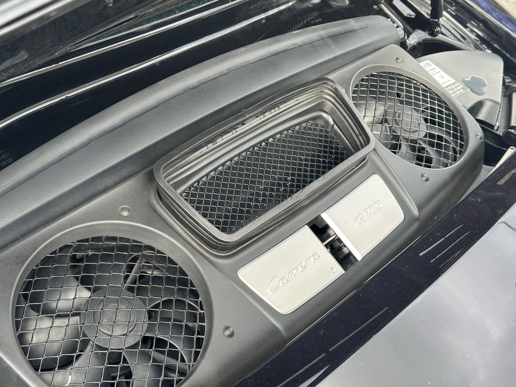 2015 Porsche 911 CARRERA 4 GTS SEULEMENT 029739 KM in St-Jean-Sur-Richelieu, Quebec - 21 - w1024h768px