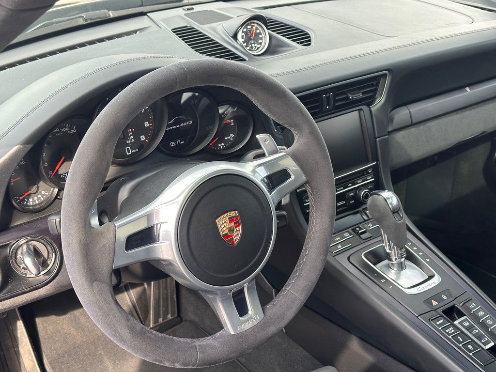 2015 Porsche 911 CARRERA 4 GTS SEULEMENT 029739 KM in St-Jean-Sur-Richelieu, Quebec - 12 - w1024h768px