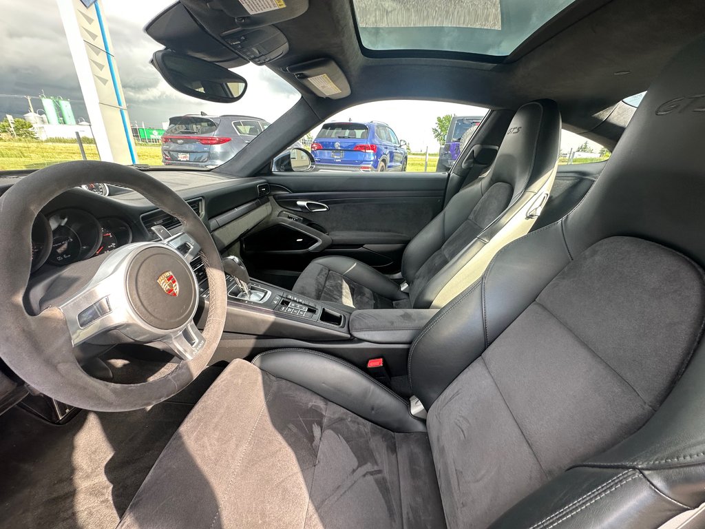 2015 Porsche 911 CARRERA 4 GTS SEULEMENT 029739 KM in St-Jean-Sur-Richelieu, Quebec - 15 - w1024h768px