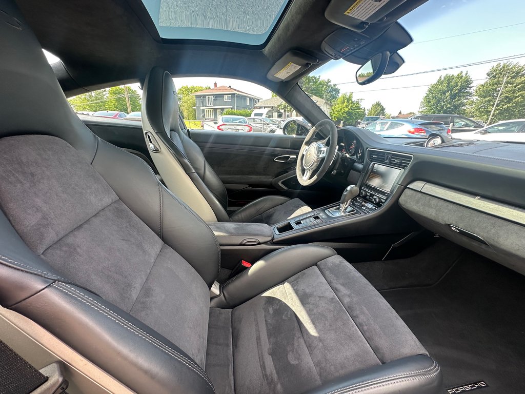 2015 Porsche 911 CARRERA 4 GTS SEULEMENT 029739 KM in St-Jean-Sur-Richelieu, Quebec - 13 - w1024h768px