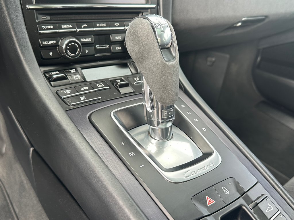 2015 Porsche 911 CARRERA 4 GTS SEULEMENT 029739 KM in St-Jean-Sur-Richelieu, Quebec - 18 - w1024h768px