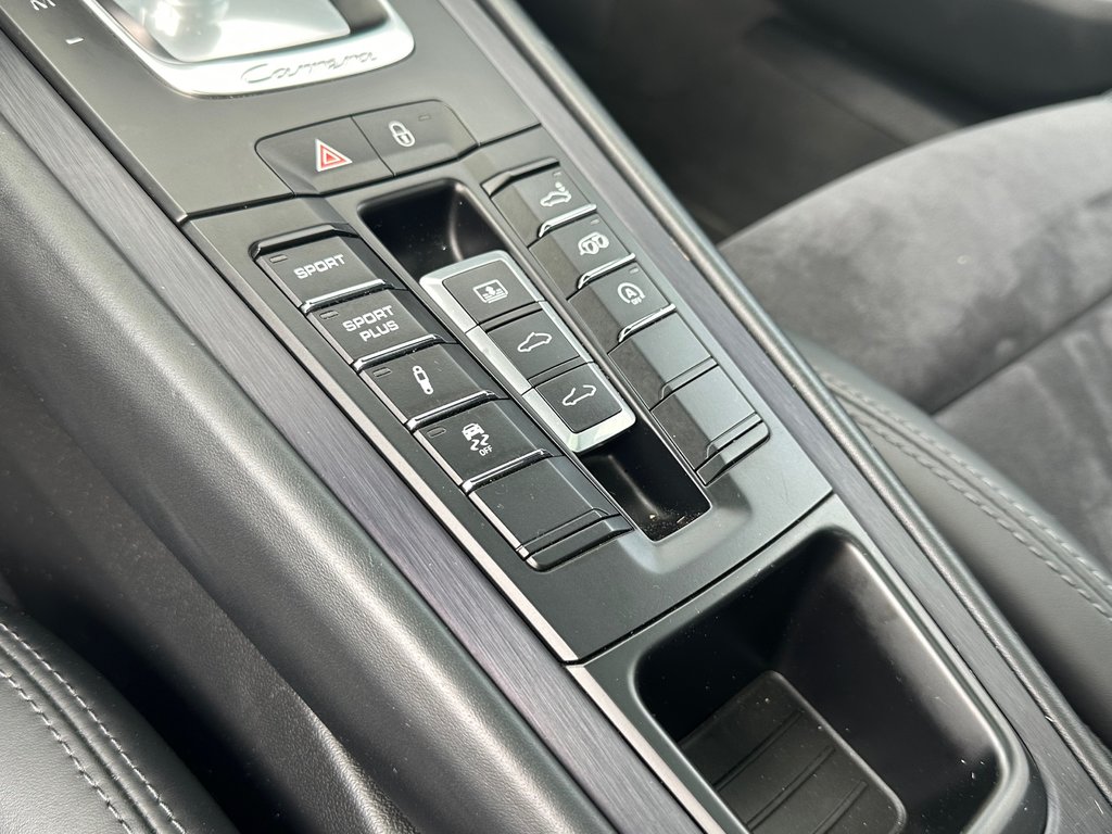 2015 Porsche 911 CARRERA 4 GTS SEULEMENT 029739 KM in St-Jean-Sur-Richelieu, Quebec - 19 - w1024h768px