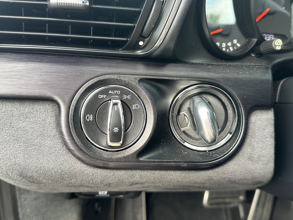 2015 Porsche 911 CARRERA 4 GTS SEULEMENT 029739 KM in St-Jean-Sur-Richelieu, Quebec - 25 - w1024h768px