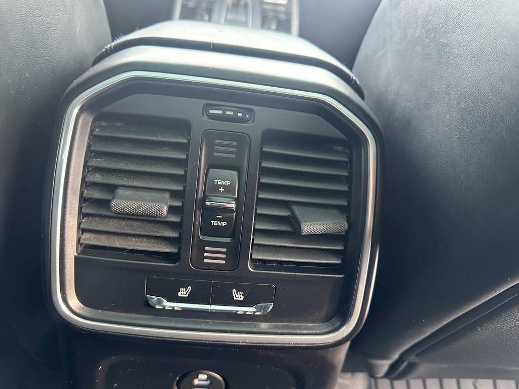 Porsche Macan AWD CUIR TOIT PANORAMIQUE 2023 à St-Jean-Sur-Richelieu, Québec - 17 - w1024h768px