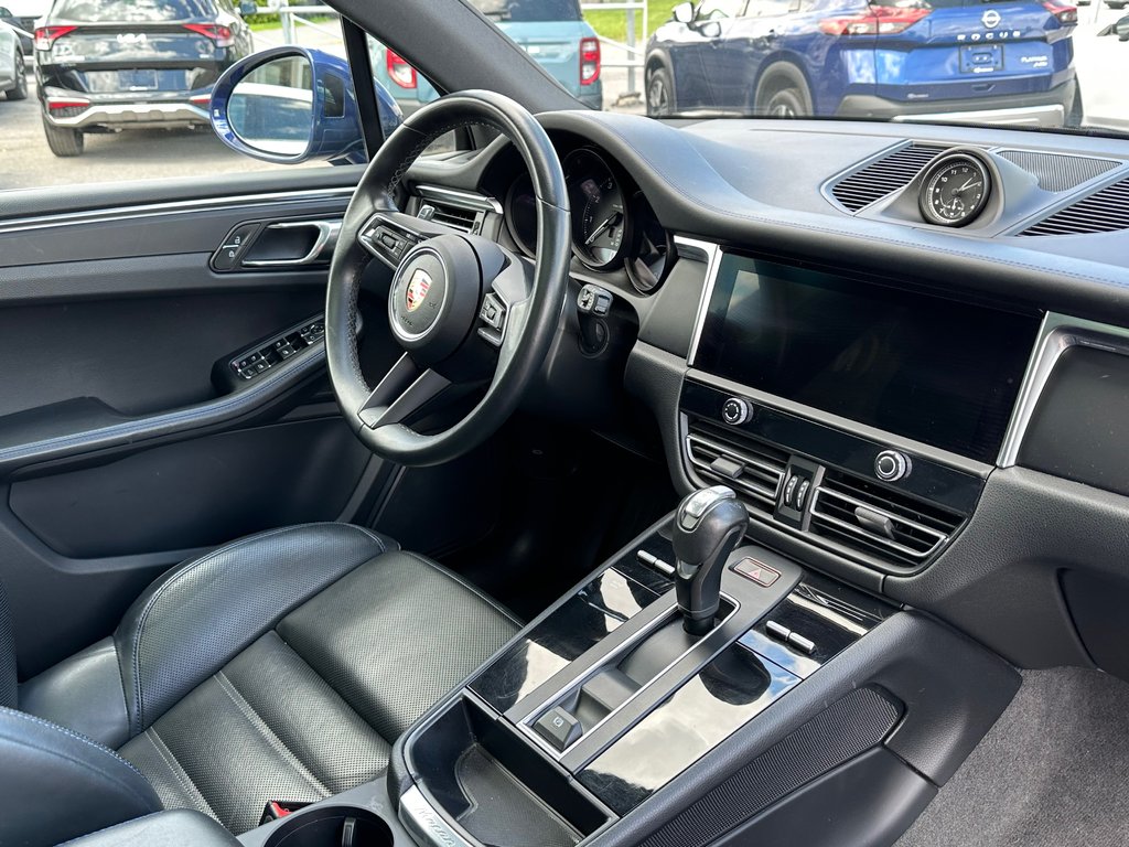 Porsche Macan AWD CUIR TOIT PANORAMIQUE 2023 à St-Jean-Sur-Richelieu, Québec - 3 - w1024h768px