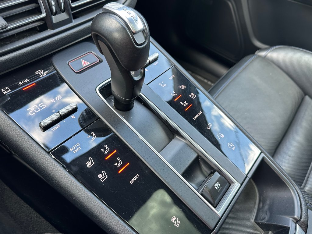 Porsche Macan AWD CUIR TOIT PANORAMIQUE 2023 à St-Jean-Sur-Richelieu, Québec - 17 - w1024h768px