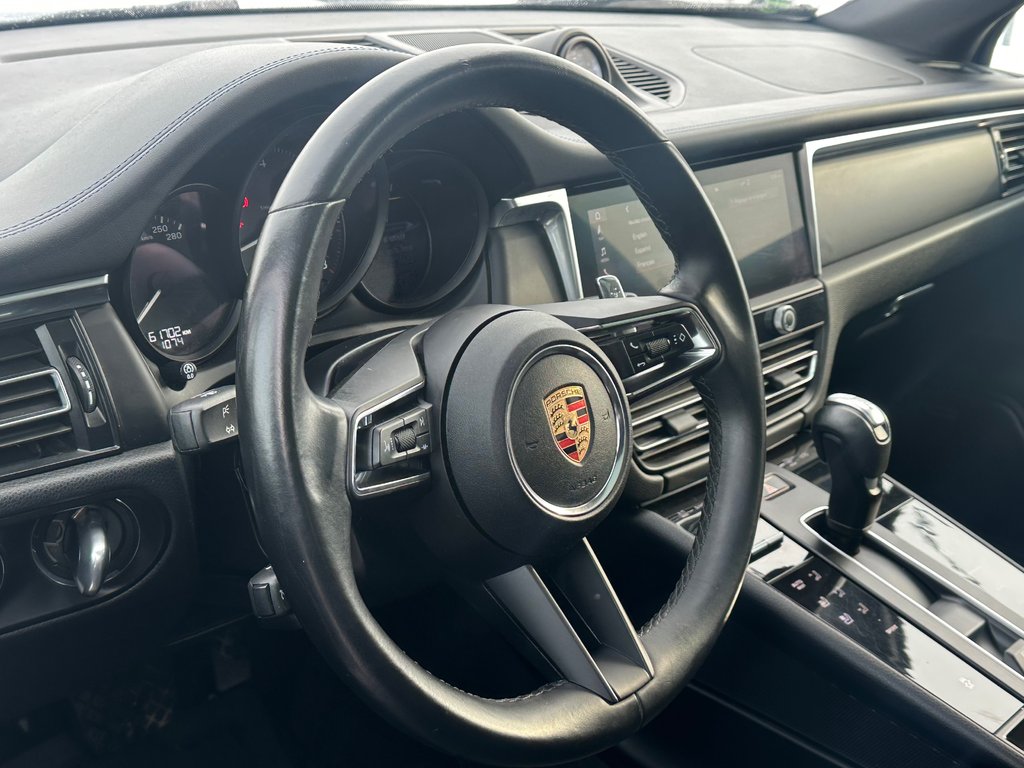 Porsche Macan AWD CUIR TOIT PANORAMIQUE 2023 à St-Jean-Sur-Richelieu, Québec - 18 - w1024h768px
