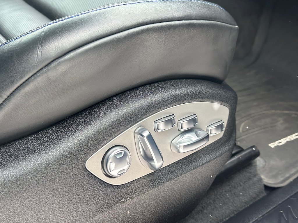 Porsche Macan AWD CUIR TOIT PANORAMIQUE 2023 à St-Jean-Sur-Richelieu, Québec - 14 - w1024h768px