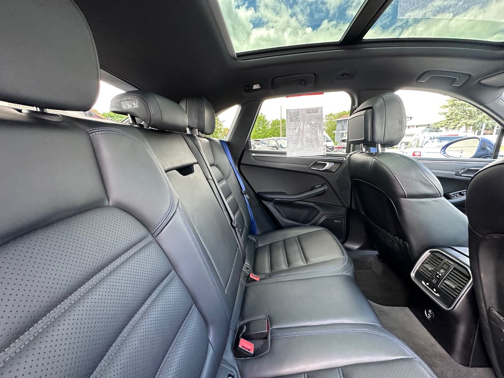 Porsche Macan AWD CUIR TOIT PANORAMIQUE 2023 à St-Jean-Sur-Richelieu, Québec - 12 - w1024h768px