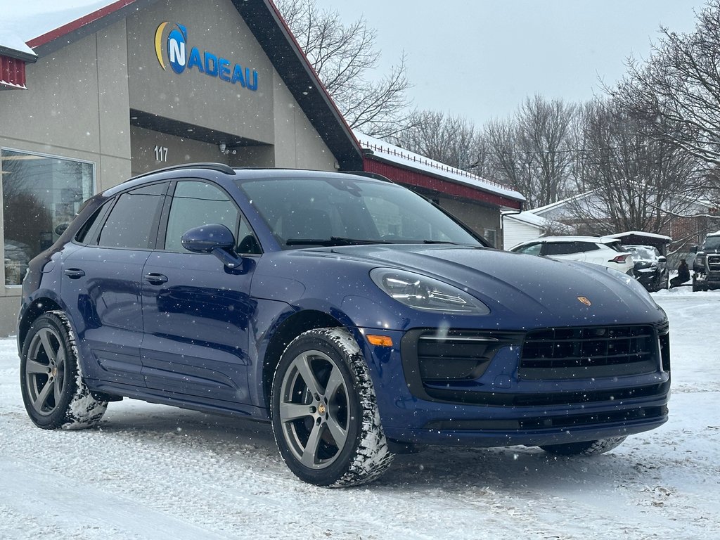 Porsche Macan AWD CUIR TOIT PANORAMIQUE 2023 à St-Jean-Sur-Richelieu, Québec - 1 - w1024h768px