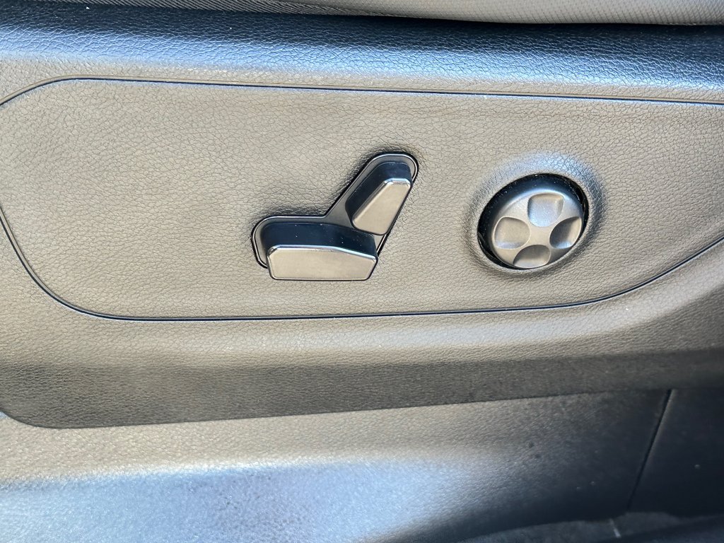 2020 Ram 1500 Sport 4X4 V8 CUIR NAVI SEULEMENT 068906 KM in St-Jean-Sur-Richelieu, Quebec - 21 - w1024h768px