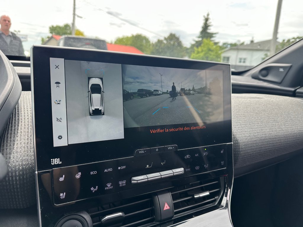 Toyota BZ4X XLE CUIR NAVIGATION 2023 à St-Jean-Sur-Richelieu, Québec - 10 - w1024h768px