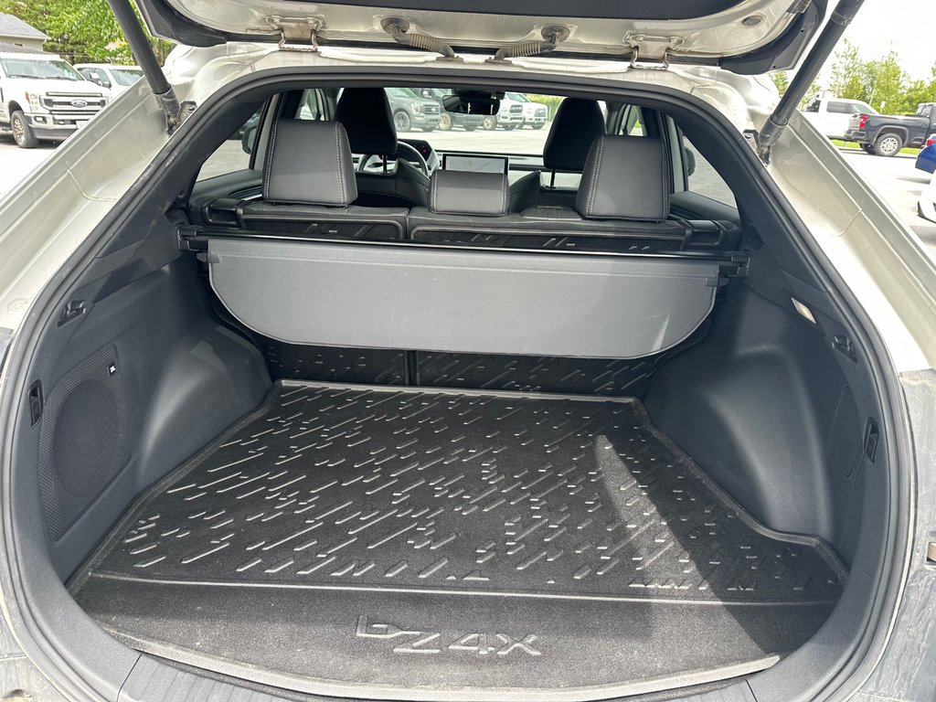 Toyota BZ4X XLE CUIR NAVIGATION 2023 à St-Jean-Sur-Richelieu, Québec - 9 - w1024h768px