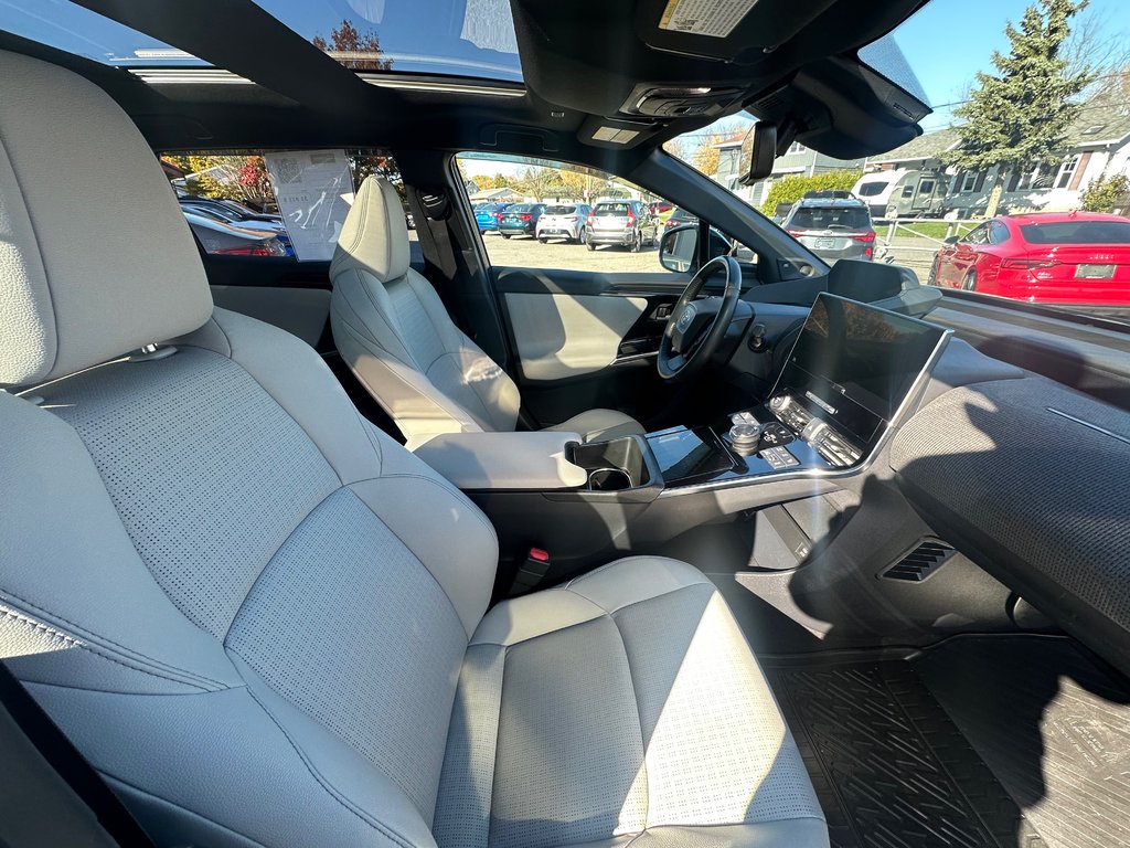 2023 Toyota BZ4X XLE CUIR TOIT PANO NAVIGATION AWD in St-Jean-Sur-Richelieu, Quebec - 12 - w1024h768px
