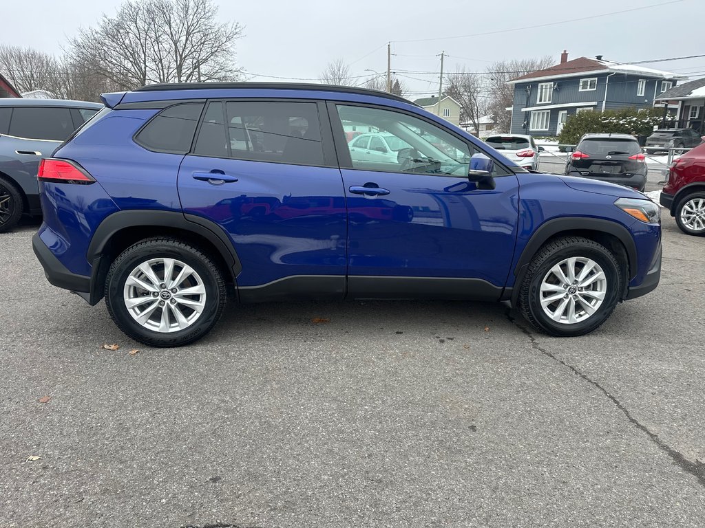 2022 Toyota Corolla Cross LE TOIT OUVRANT CRUISE ADAPTATIF in St-Jean-Sur-Richelieu, Quebec - 11 - w1024h768px
