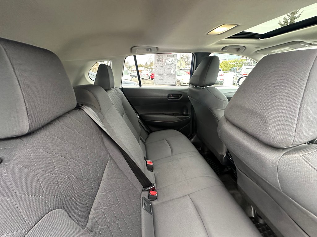 2022 Toyota Corolla Cross LE TOIT OUVRANT CRUISE ADAPTATIF in St-Jean-Sur-Richelieu, Quebec - 14 - w1024h768px