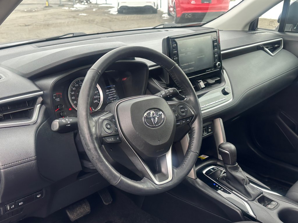 2022 Toyota Corolla Cross LE TOIT OUVRANT CRUISE ADAPTATIF in St-Jean-Sur-Richelieu, Quebec - 17 - w1024h768px