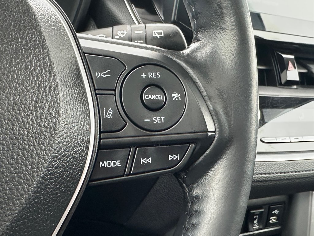 2022 Toyota Corolla Cross LE TOIT OUVRANT CRUISE ADAPTATIF in St-Jean-Sur-Richelieu, Quebec - 25 - w1024h768px